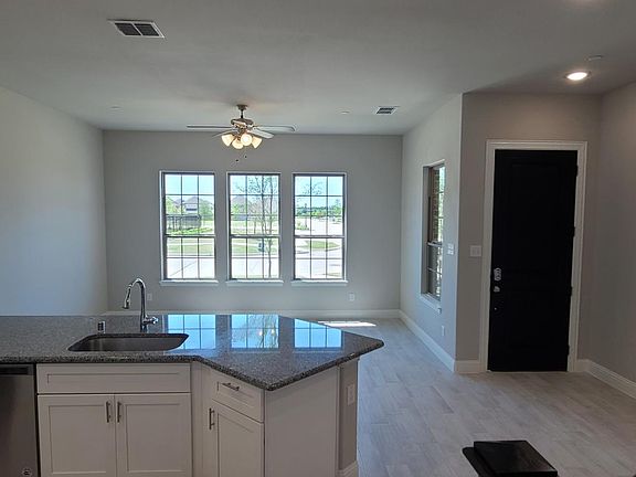 3rd image of 12872 Perrin Ln