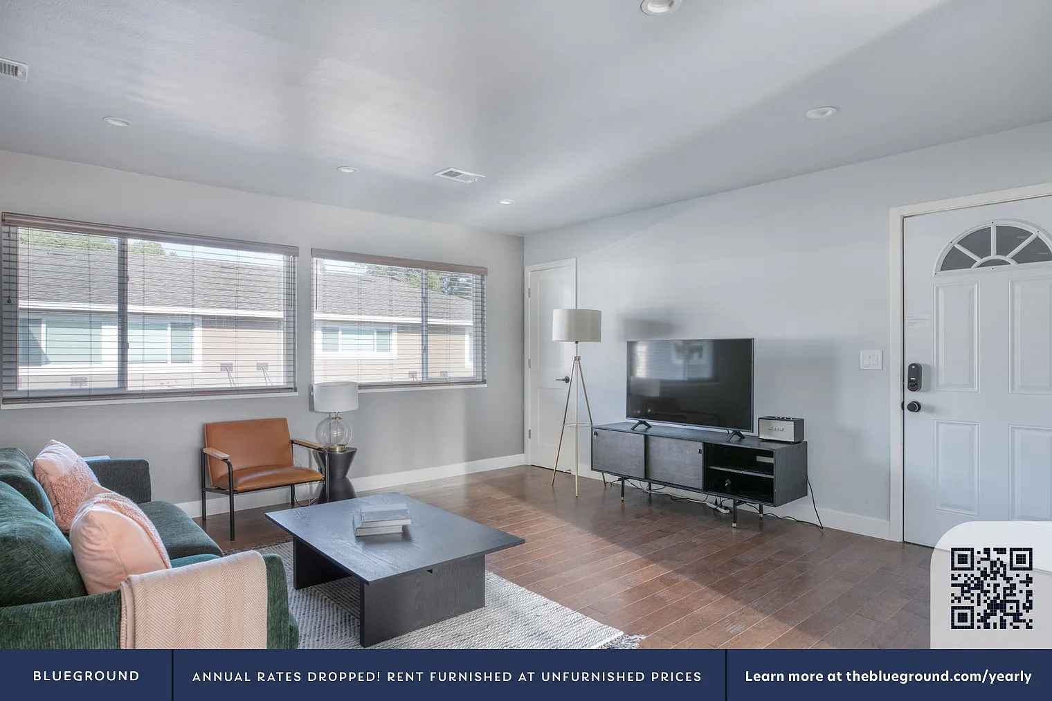 2 bed, 1.0 bath, 1100 sqft, $5,610 — Photo 2