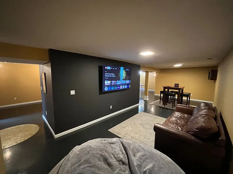 Building's Lounge