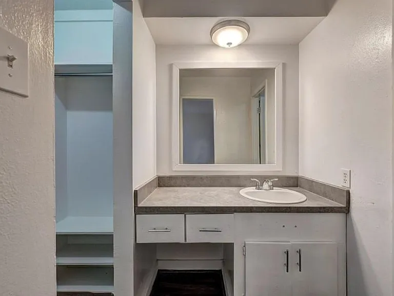 2322 Dunlavy St #6 — Photo 3