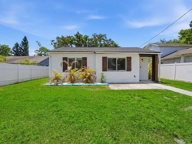 7005 N Duncan Ave #A — Photo 1