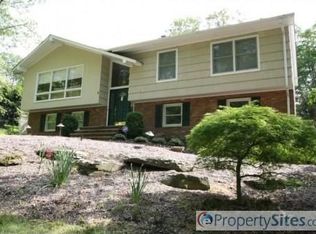 232 Brook Valley Rd, Towaco, NJ 07082