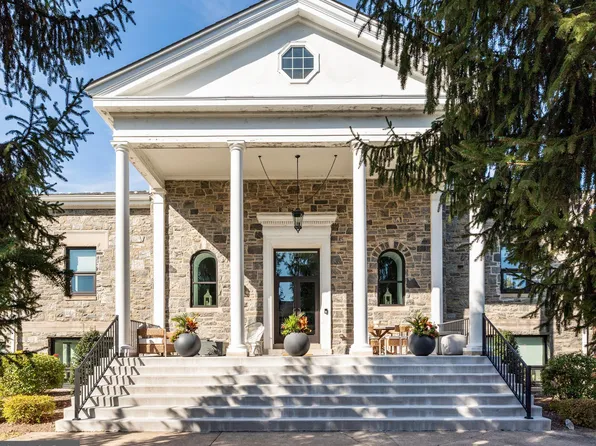 29 E 1st Ave #A-207, Collegeville, PA 19426