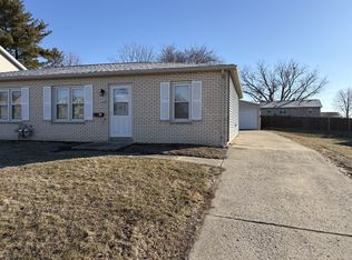 2452 S Wakefield Dr #1, Decatur, IL 62521