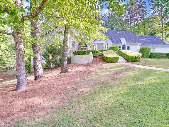 2nd image of 255 Boulder Dr