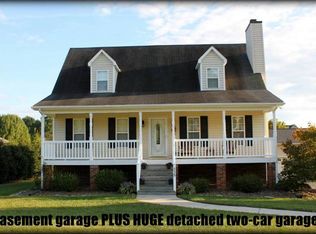 225 Central Oaks Rd, Clemmons, NC 27012