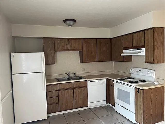 126 Lakewood Dr #44 — Photo 3