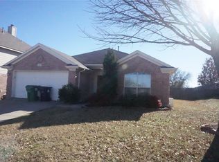 828 Dawnlight Dr, Denton, TX 76210