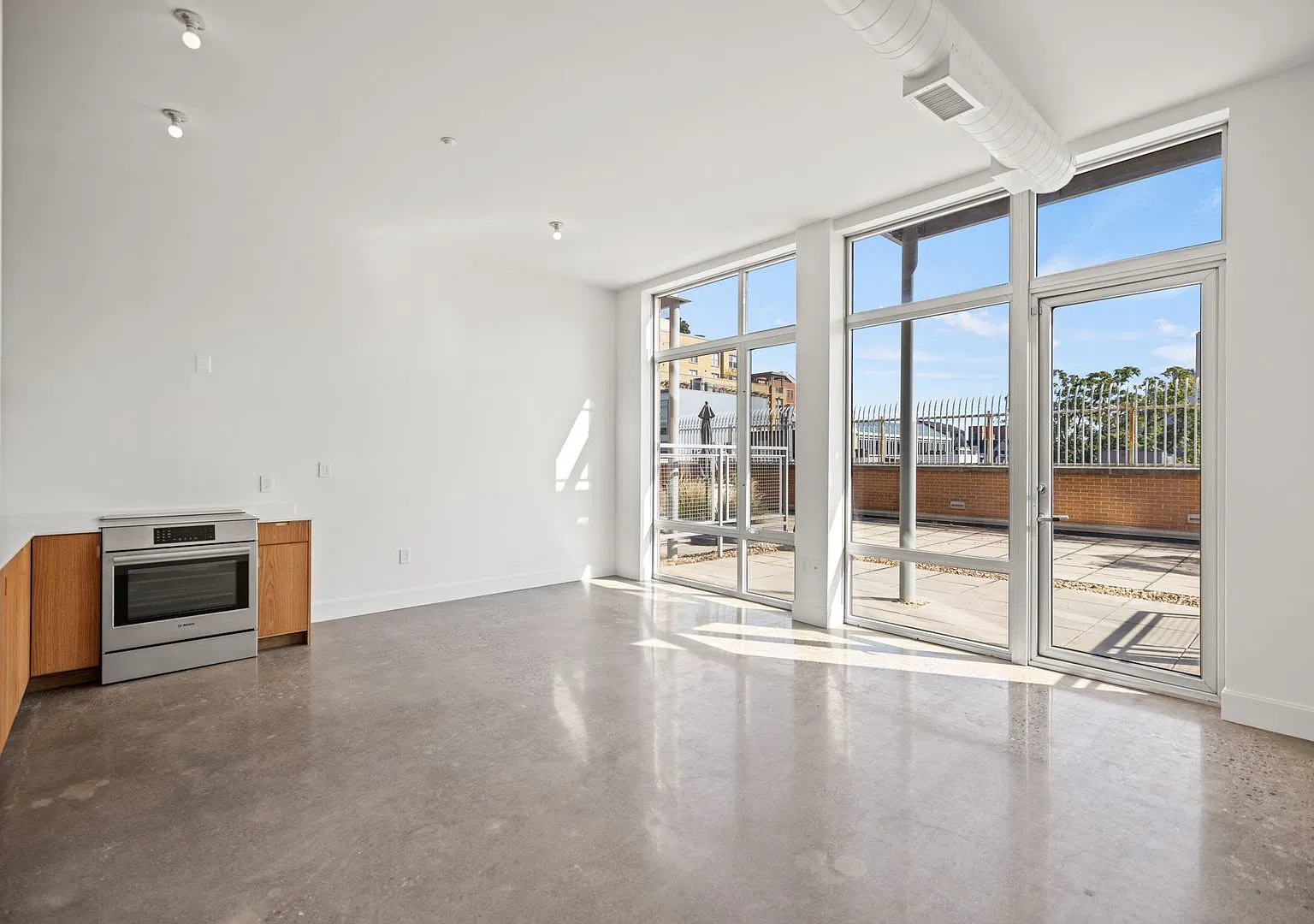 U St Loft Condo | 1 Bed | 1 Bath | 650 Sf | Large Patio — Photo 1