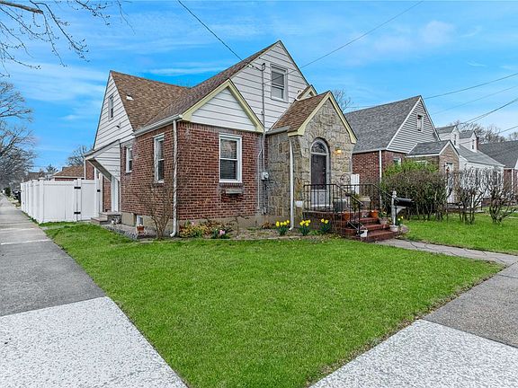 3rd image of 60 Green St