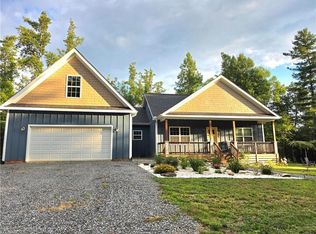 587 Seven Springs Pkwy, Fancy Gap, VA 24328