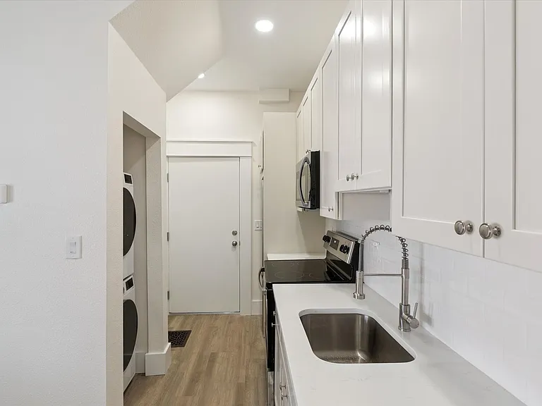 1620 Walnut St #2 — Photo 13