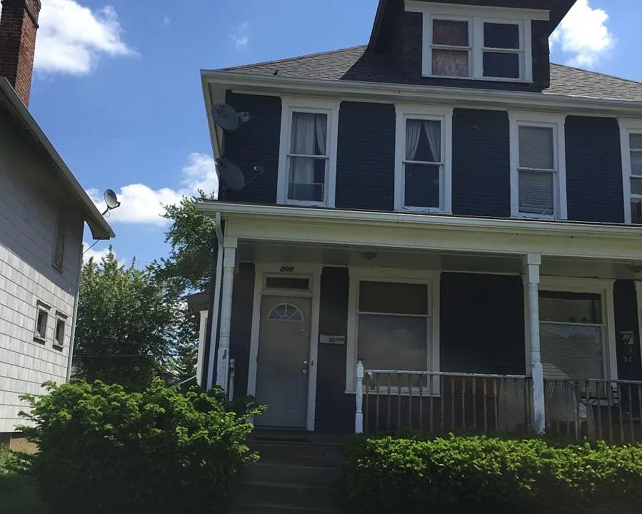 208 Dana Ave