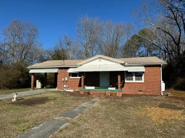 3232 Bates Dr, Rocky Face, GA 30740