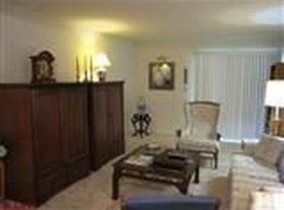1969 Greenglen Dr APT 203, Saint Louis, MO 63122