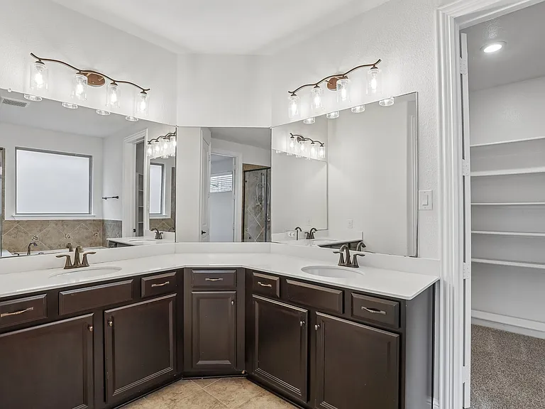 7228 Ridgepoint Dr — Photo 10