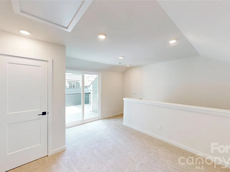 3640 Spencer St — Photo 24