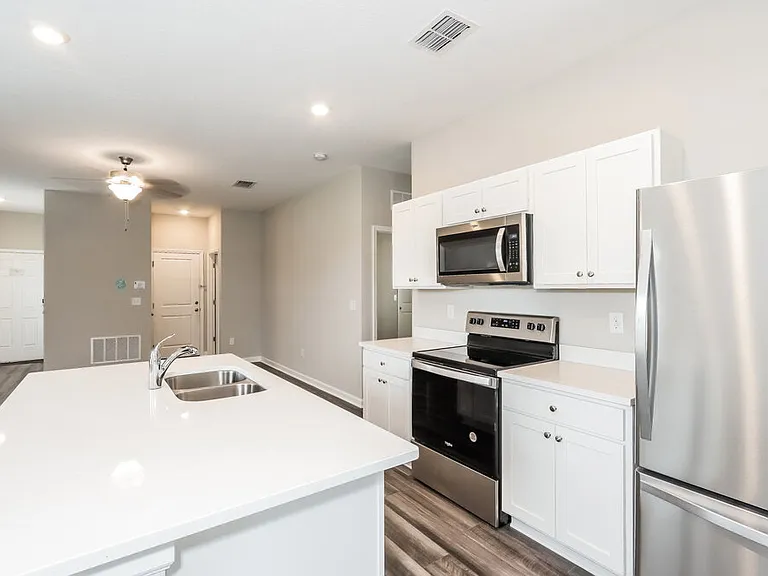 960 Kelly Fern Loop — Photo 8