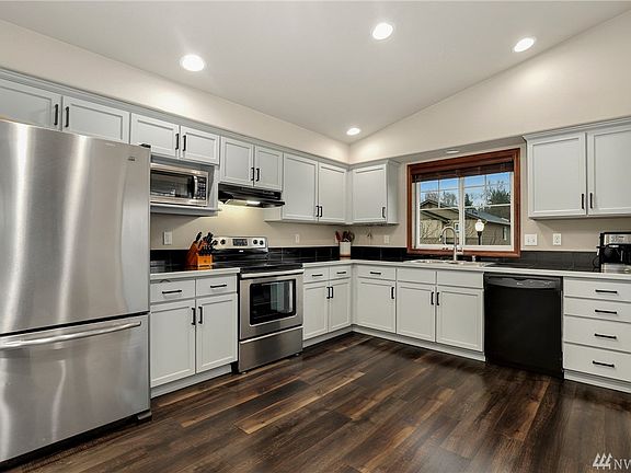 5th image of 4703 145th St NE