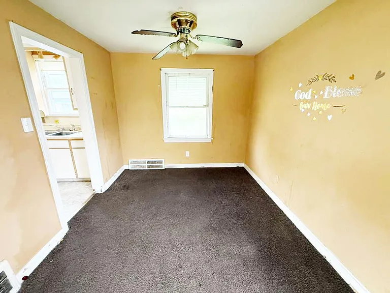 5470 Hollywood Ave — Photo 7