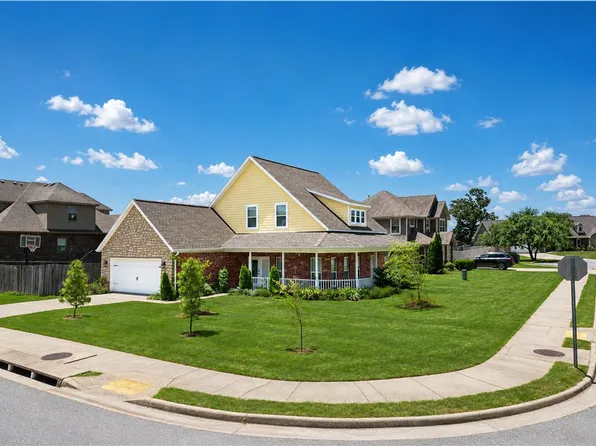 1701 Crestwood Hills Ln, Cave Springs, AR 72718