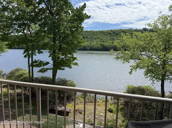 63 Midlake Dr #302I, Lake Harmony, PA 18624