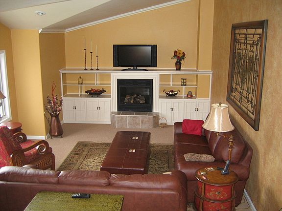 lvg room gas fireplace
