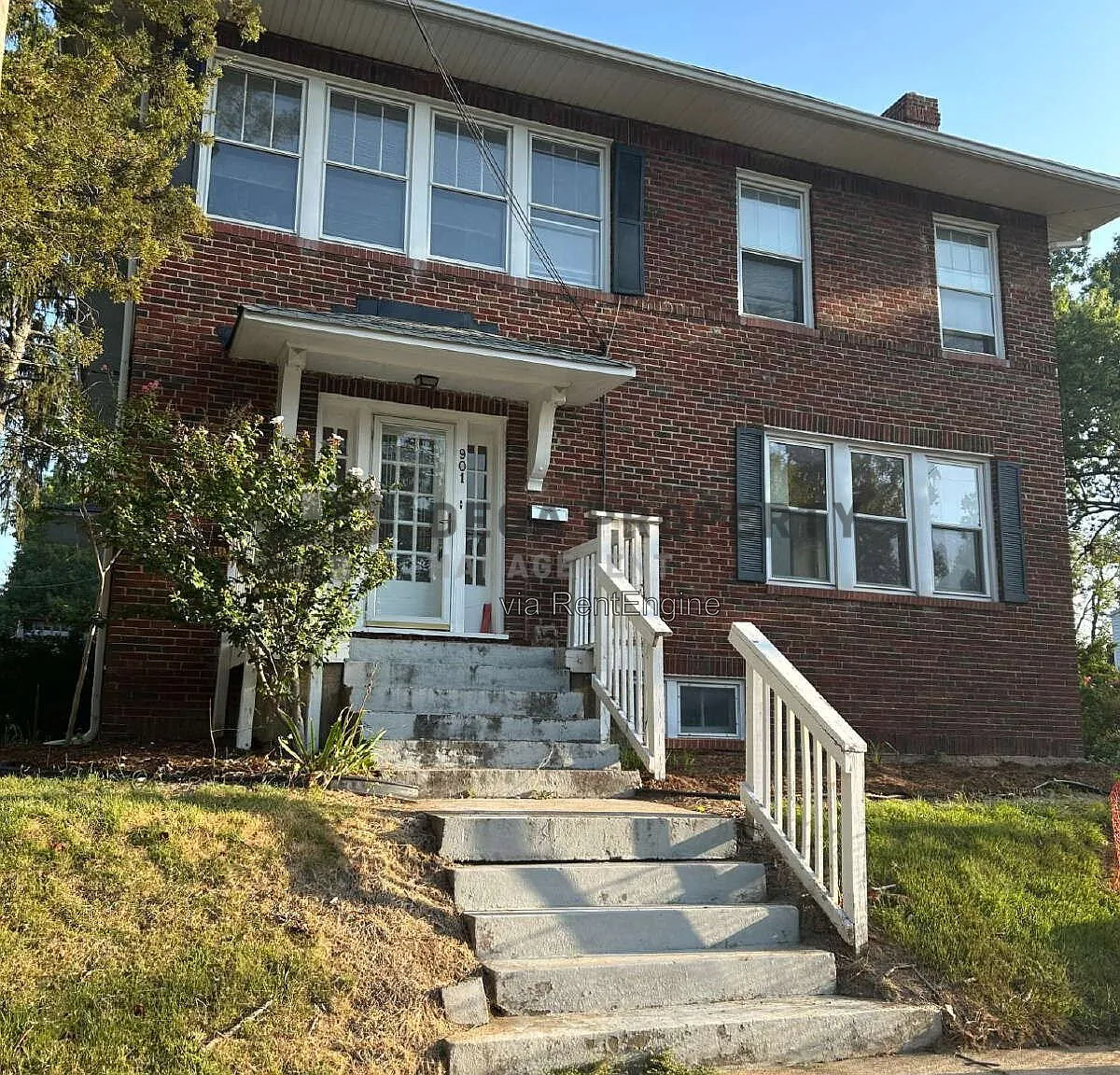 3 bed, 2.0 bath, 1865 sqft, $2,495 — Photo 2