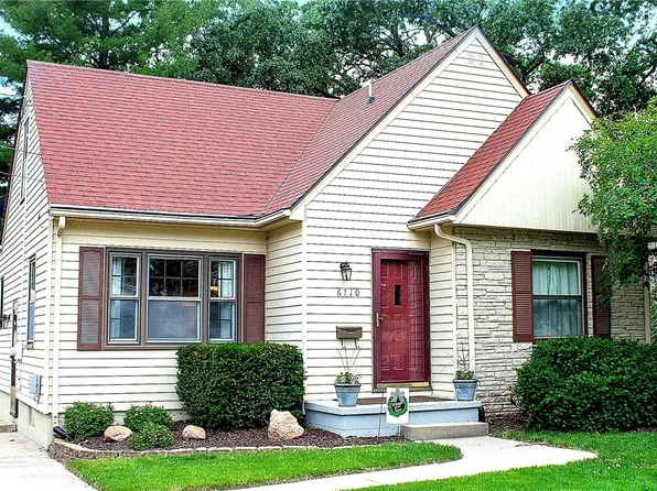 6110 Woodland Rd, Des Moines, IA 50312
