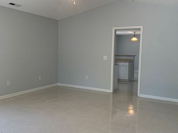 3rd image of 116 Hillsdale Dr
