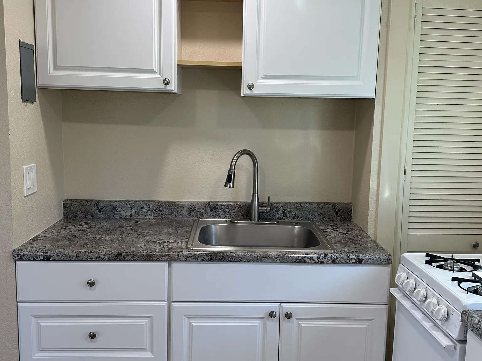 934 Clark Street - F — Photo 3