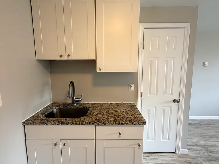 129 Cosey Beach Ave #B2 — Photo 9