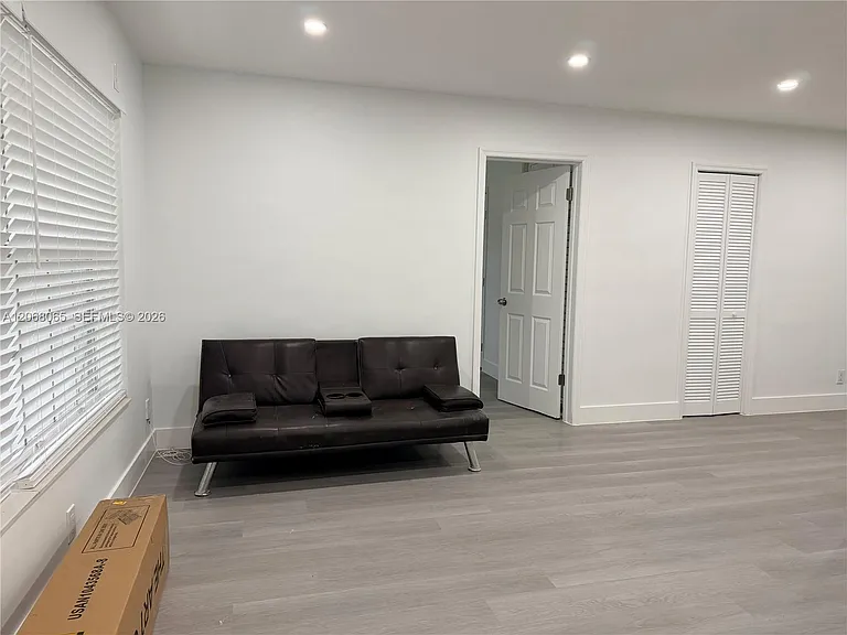 650 SW 55th Ave — Photo 15