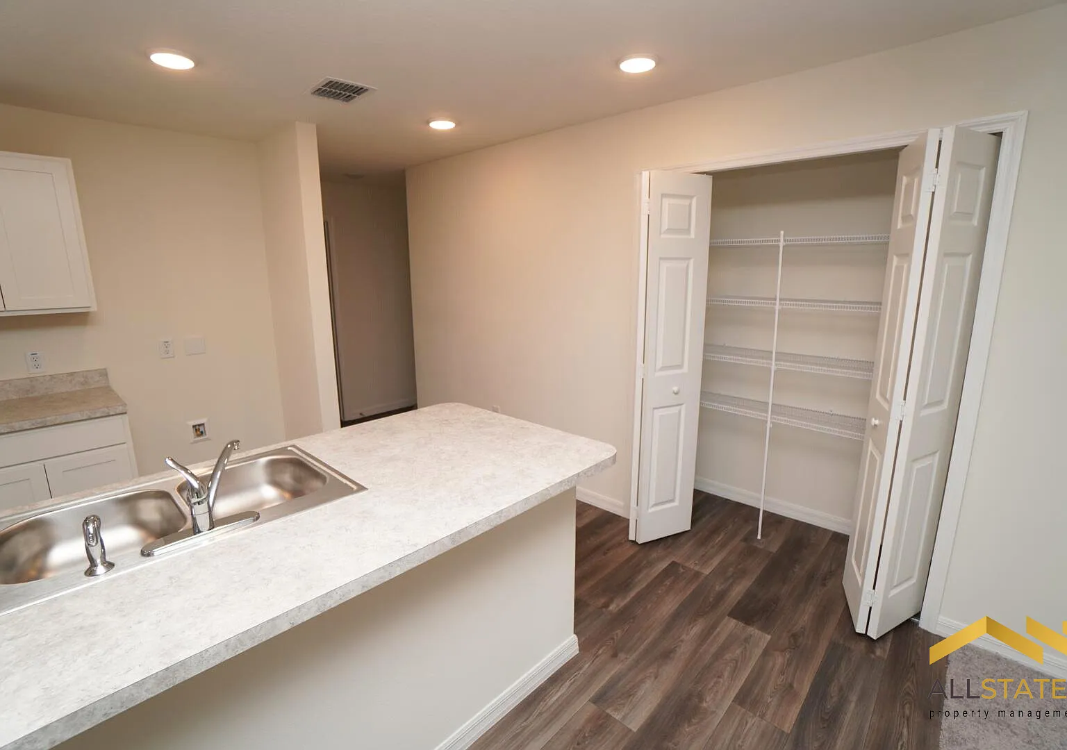 15932 Southwest 34th Court Road - * — Photo 4