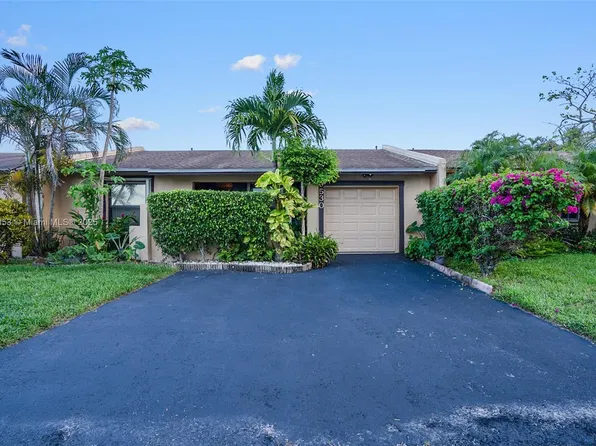 9530 W Daffodil Ln, Miramar, FL 33025