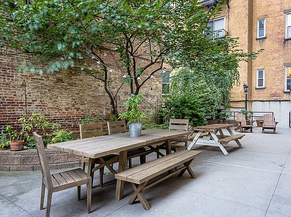 5th image of 45 Pineapple St APT 3A