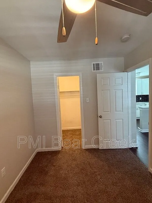 1 bed, 1.0 bath, 400 sqft, $800 — Photo 2