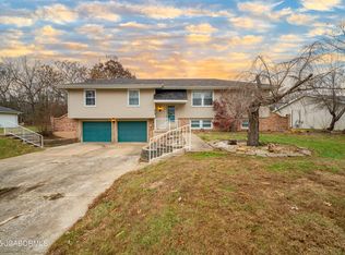 41 N Larand Dr, Holts Summit, MO 65043