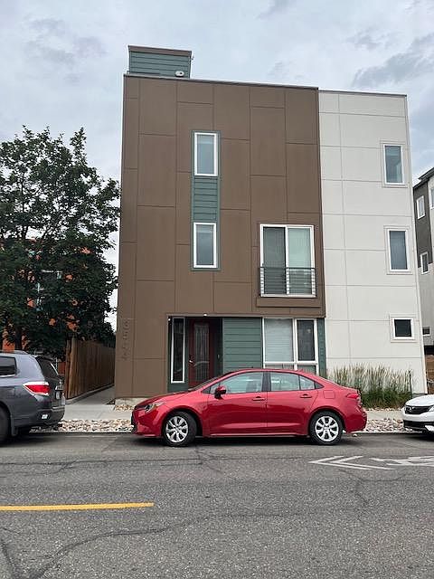 Front of townhouses