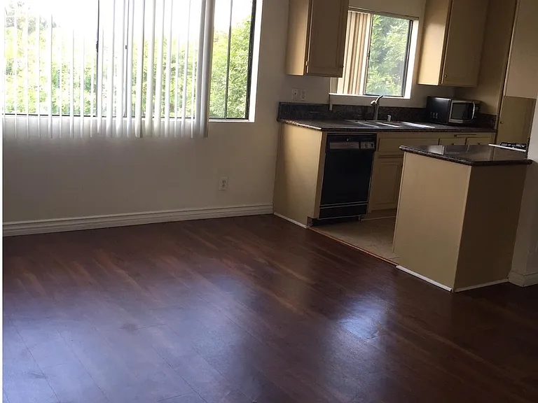6591 Hazeltine Ave #305 — Photo 18