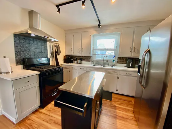 492 1st Ave, West Haven, CT 06516