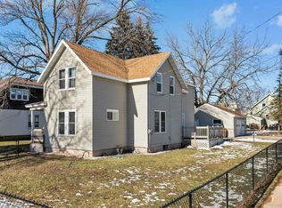 644 Broad St, Menasha, WI 54952