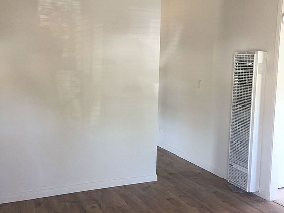 5th image of 2645 Magnolia Ave