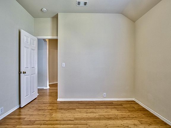 5th image of 6812 Harwood Dr