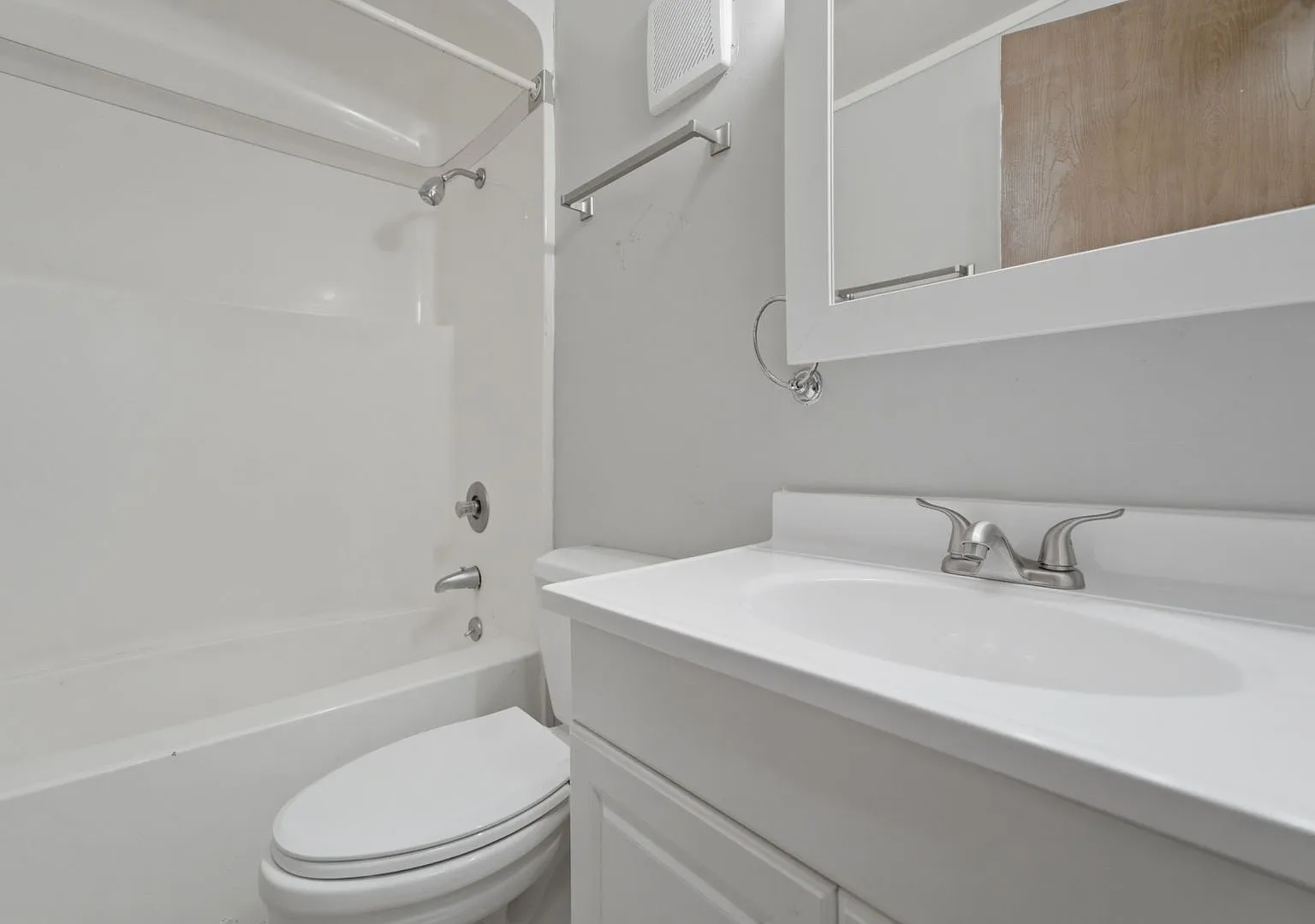Sycamore Court Apartments — Photo 2