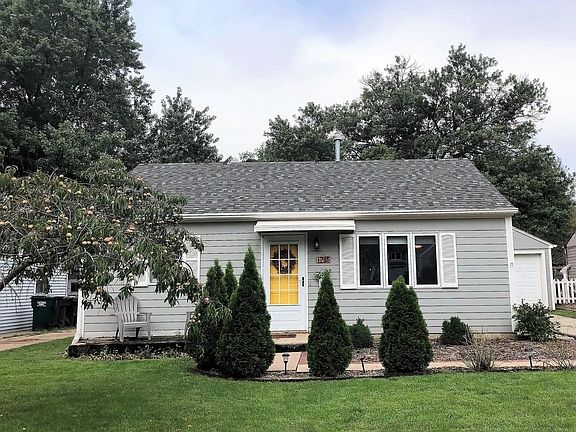 2nd image of 1715 S Cotner Blvd