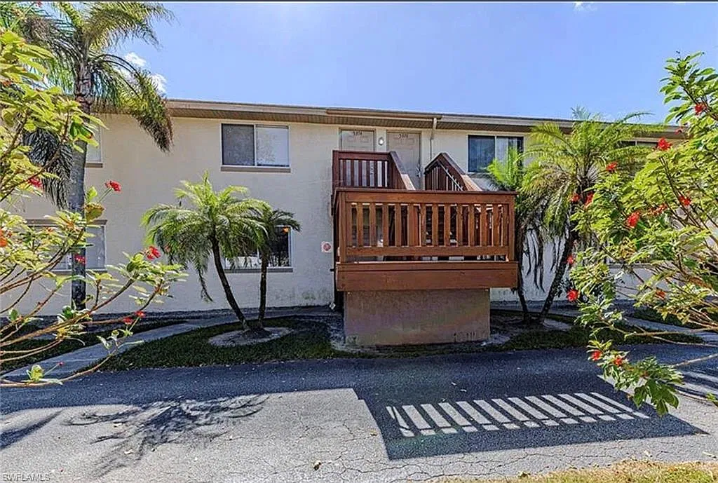 2 bed, 2.0 bath, 970 sqft, $1,750 — Photo 2