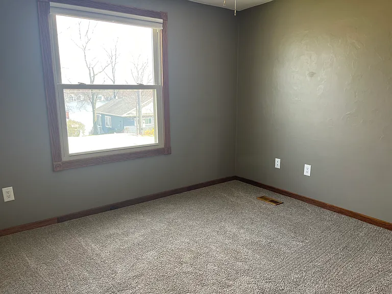 4051 E Forest Glen Ave — Photo 5