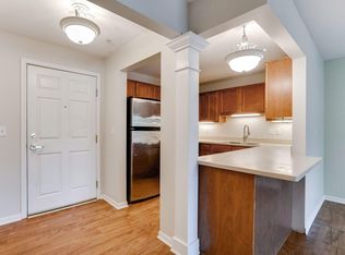 1350 Douglas Dr N APT 205, Golden Valley, MN 55422