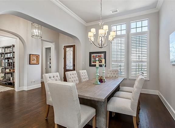 2nd image of 1304 Capilano Way